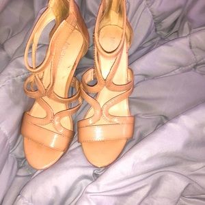 Glow heels nude color size 6